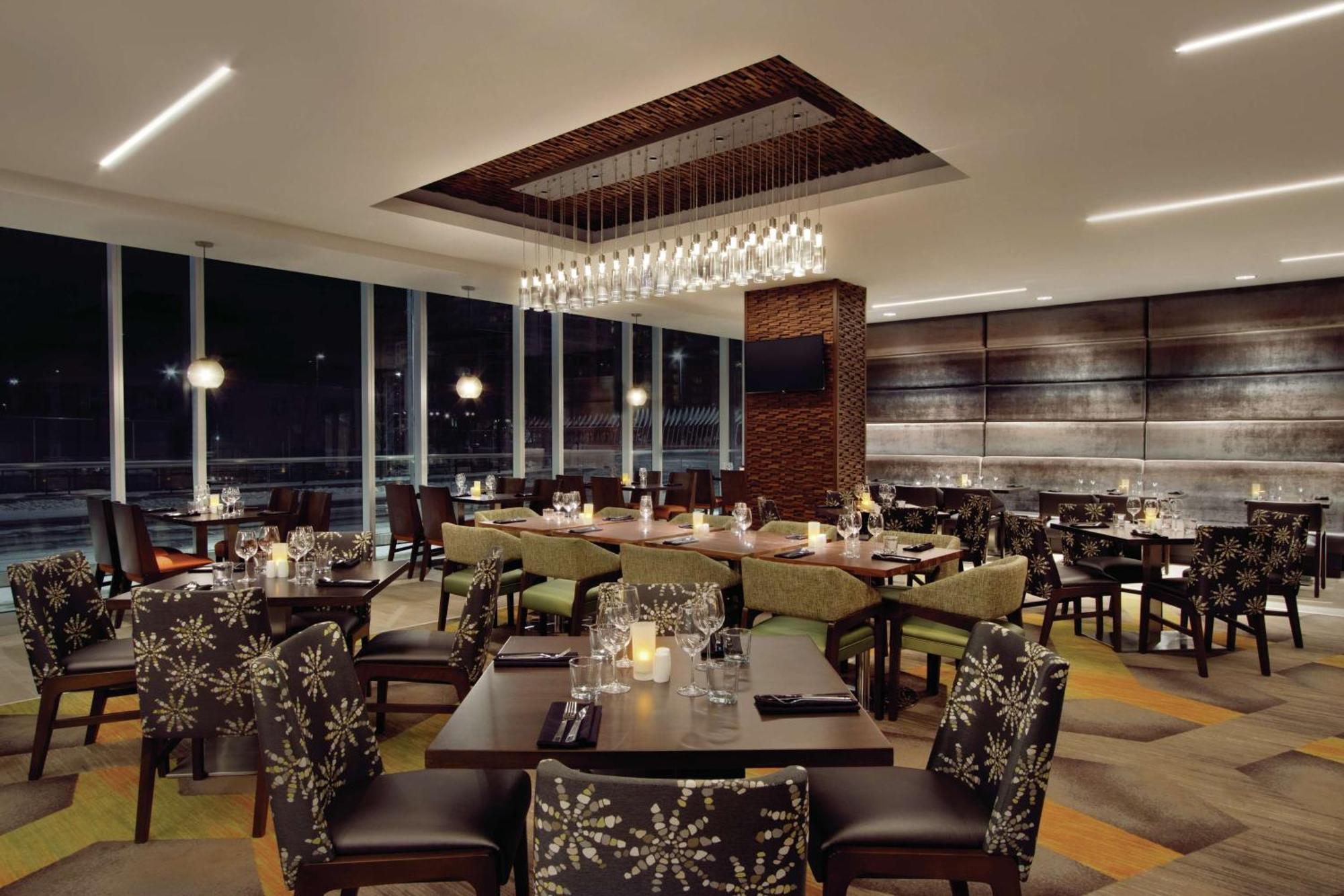 Homewood Suites By Hilton Calgary Downtown Екстериор снимка